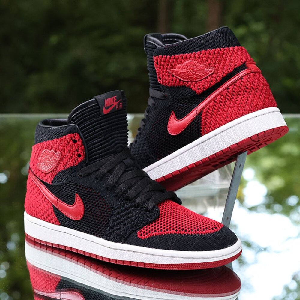 Air Jordan 1 Retro High Flyknit Bred